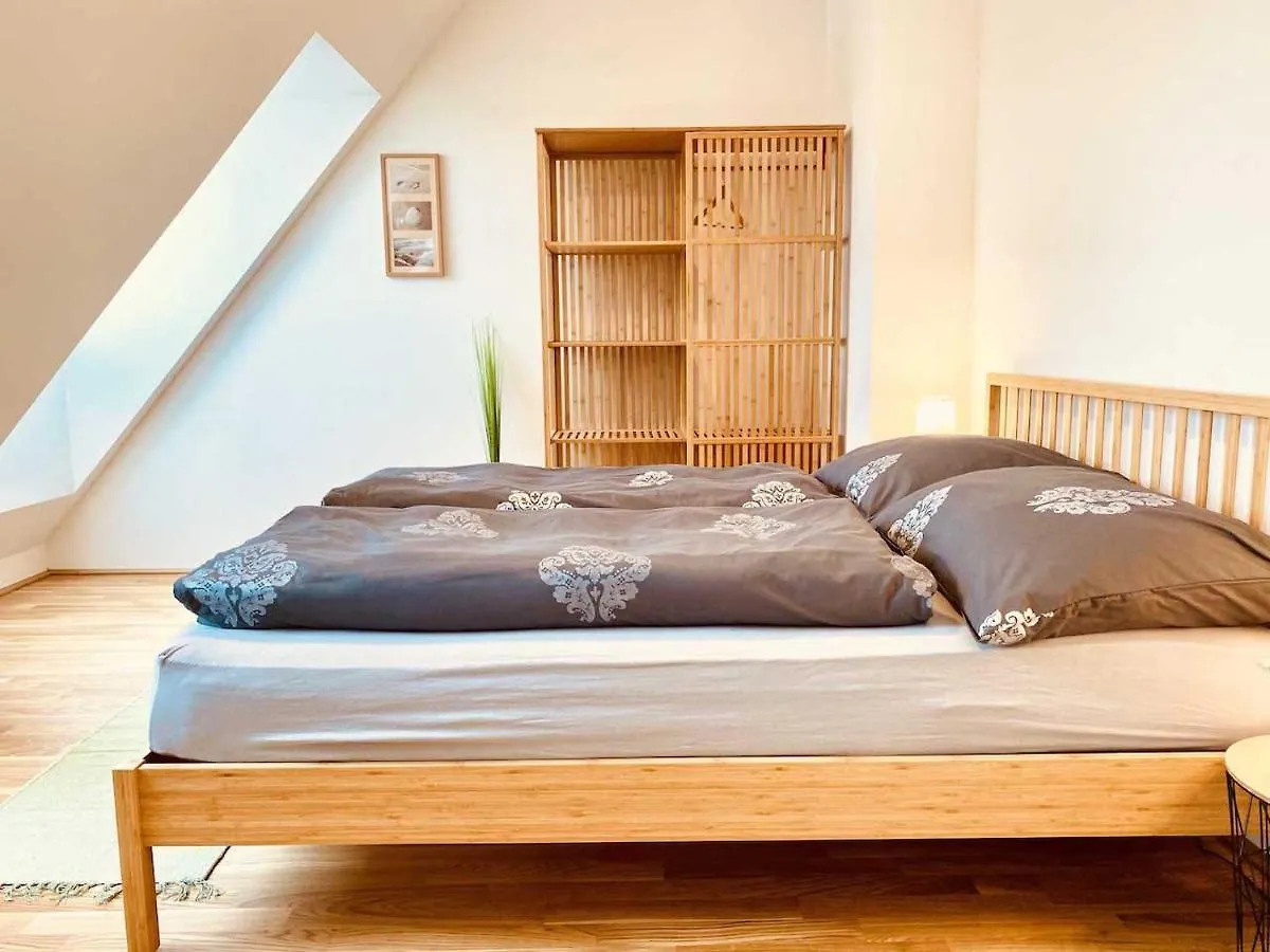 Gemutliches Sonnenwohnen City Apartment Bei U-Bahn Und Mit Parkplatz Vienna 0*,