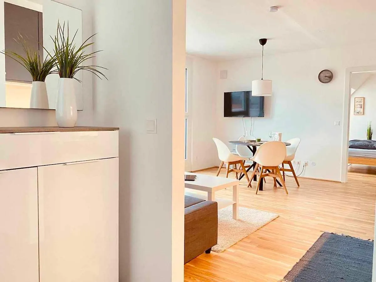 Gemutliches Sonnenwohnen City Apartment Bei U-Bahn Und Mit Parkplatz Vienna 0*,