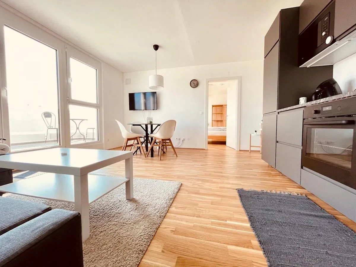 Gemutliches Sonnenwohnen City Apartment Bei U-Bahn Und Mit Parkplatz Vienna