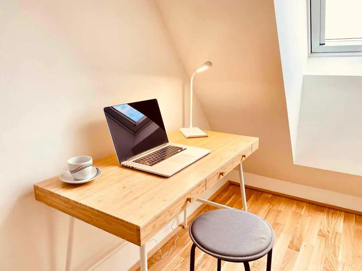 Gemutliches Sonnenwohnen City Apartment Bei U-Bahn Und Mit Parkplatz Vienna