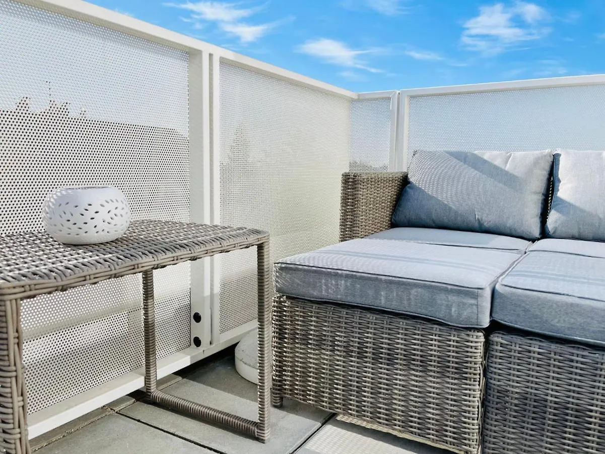 Gemutliches Sonnenwohnen City Apartment Bei U-Bahn Und Mit Parkplatz Vienna